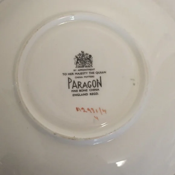 Vintage PARAGON Fine Bone China Tea Cup And Saucer - Picture 3 of 4